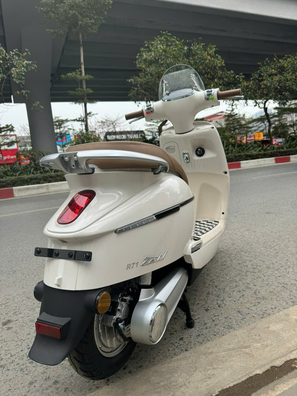 Xe điện để qua đ&ecirc;m bị tụt pin, h&atilde;y kiểm tra lần lượt đừng vội thay b&igrave;nh