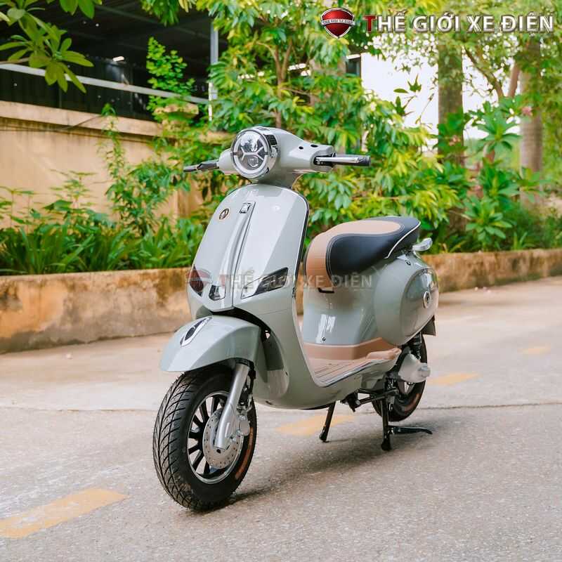 Xe máy điện đi mưa hoặc ngập nước có đảm bảo an toàn không?