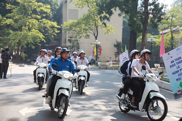Tai nạn đau lòng và những cảnh báo về an toàn giao thông học đường Tai nạn đau lòng và những cảnh báo về an toàn giao thông học đường
