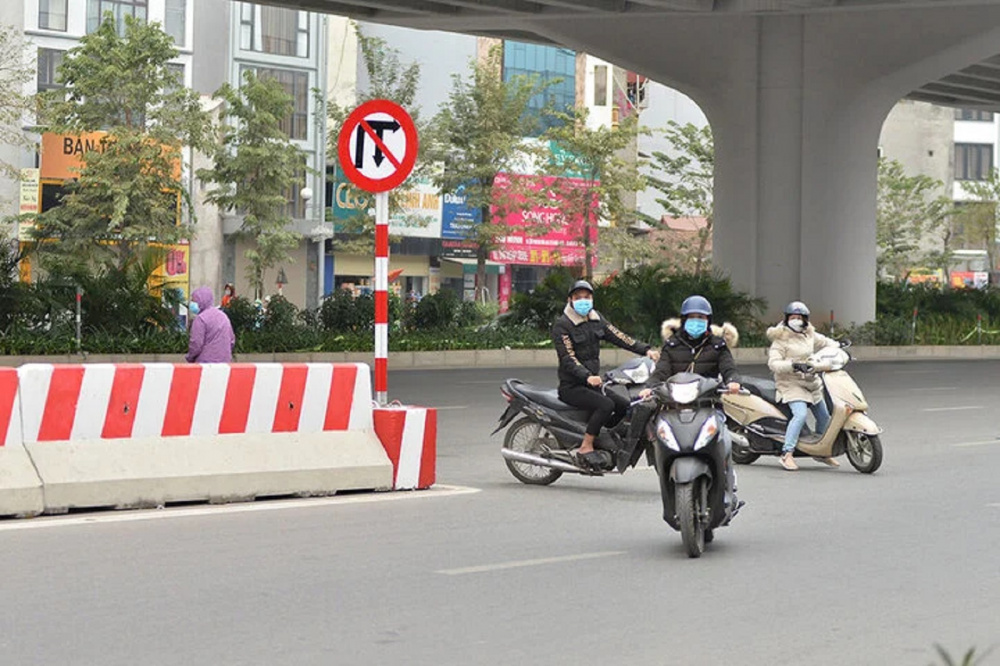 Cẩn trọng khi quay đầu xe sai quy định, mức phạt lên đến hàng chục triệu đồng Cẩn trọng khi quay đầu xe sai quy định, mức phạt lên đến hàng chục triệu đồng