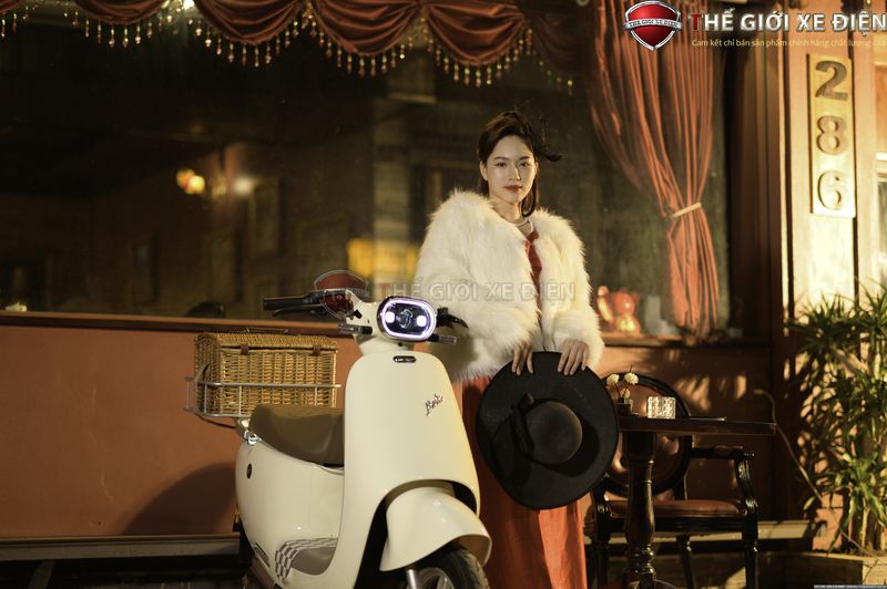 Xe Máy Điện Nào Thời Trang, Cá Tính Cho Học Sinh Nữ? Xe Máy Điện Nào Thời Trang, Cá Tính Cho Học Sinh Nữ?
