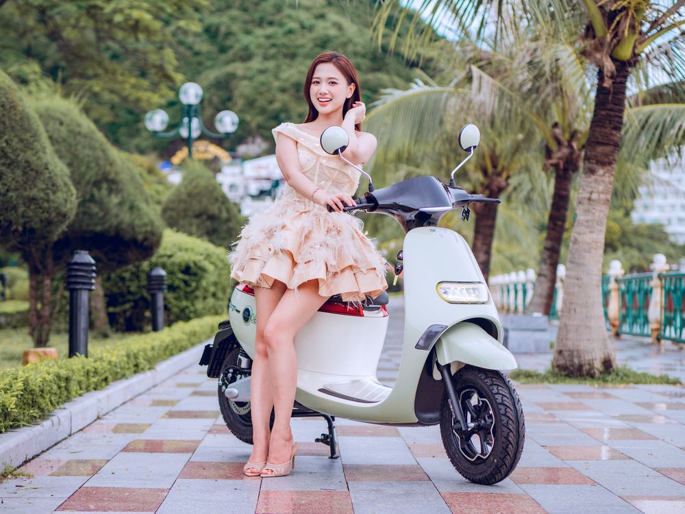 Xe Máy Điện Nào Thời Trang, Cá Tính Cho Học Sinh Nữ? Xe Máy Điện Nào Thời Trang, Cá Tính Cho Học Sinh Nữ?