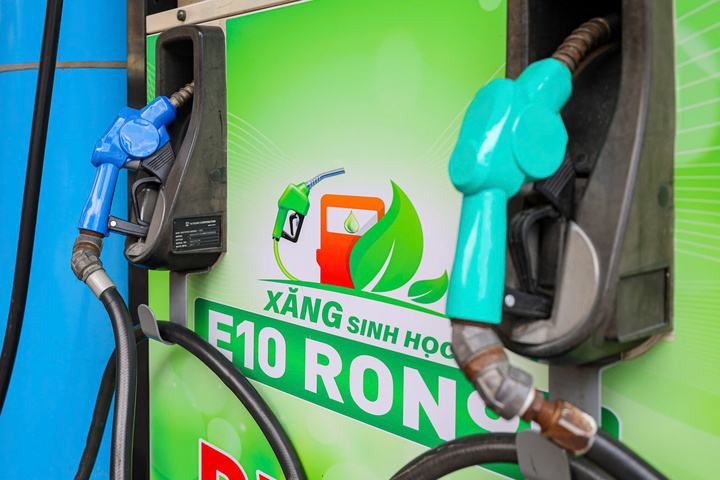 Petrolimex đ&atilde; chuyển sang xăng sinh học E10, thắc mắc về Xe m&aacute;y 50cc d&ugrave;ng xăng E10?