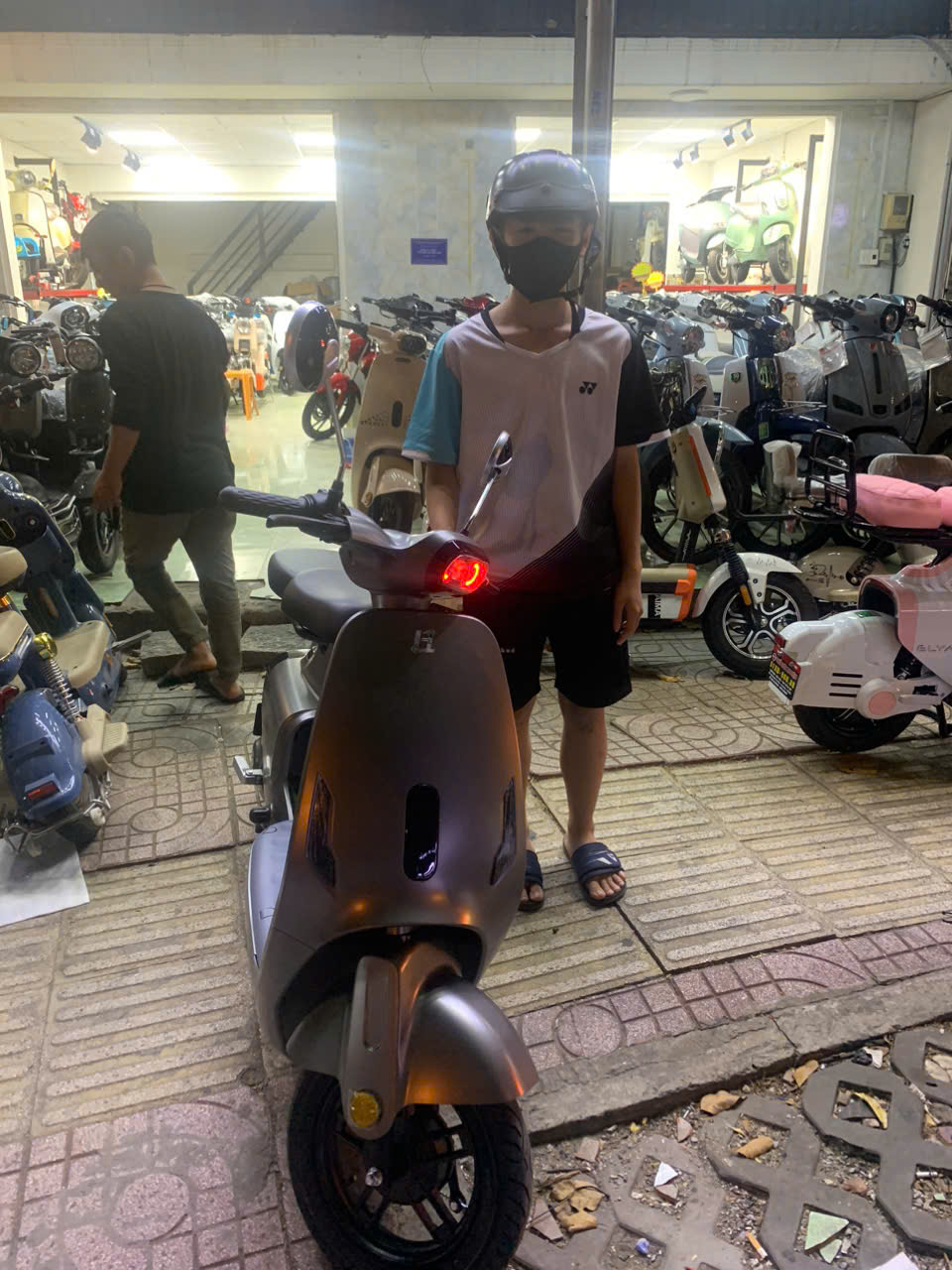 xe điện v1 xám xe điện v1 xám