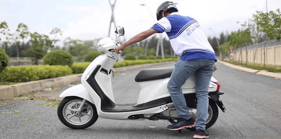 xe máy điện hỏng 010