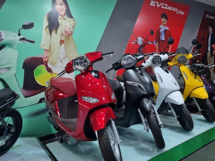 So sánh mẫu xe máy điện Vinfast 
