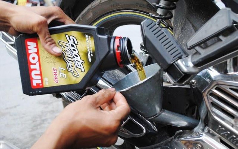 thay dầu xe ga 50cc
